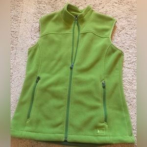 REI Polartec Classic Fleece Vest Womens Size M Full Zip Pockets Green Polyester.